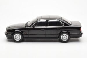 BMW 540i E34 Must Metallic MCG 1:18 MCG18157 Metall - pilt 3/6