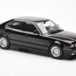 BMW 540i E34 Must Metallic MCG 1:18 - image 4 of 6