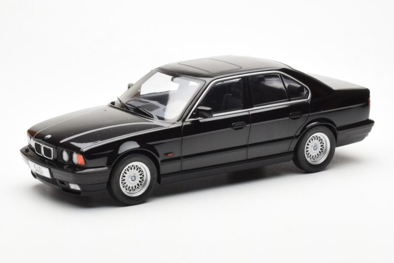 BMW 540i E34 Must Metallic MCG 1:18