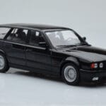 BMW 540i E34 Touring Must Metallik MCG 1:18 - image 4 of 6