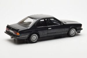 BMW 635 CSi E24 Diamant Must Metallik AUTOart 1:18 70521 Metall - pilt 3/8