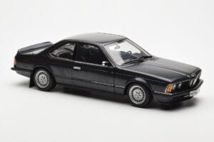 BMW 635 CSi E24 Diamant Must Metallik AUTOart 1:18 70521 Metall - pilt 6/8