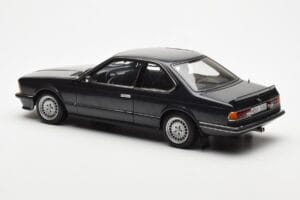 BMW 635 CSi E24 Diamant Must Metallik AUTOart 1:18 70521 Metall - pilt 7/8