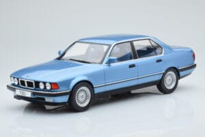 BMW 7 Series E32 730i Sinine MCG 1:18 MCG18160 Metall