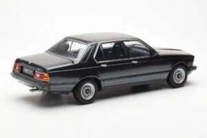 BMW 733i E23 Must Metallic KK-Scale 1:18 KKDC180101 Metall - pilt 2/6