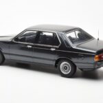 BMW 733i E23 Must Metallic KK-Scale 1:18 - image 5 of 6