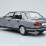 BMW 7 Series E32 740i Hõbedane MCG 1:18 MCG18161 Metall - image 4 of 5