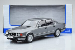 BMW 7 Series E32 740i Hõbedane MCG 1:18 MCG18161 Metall - pilt 5/5