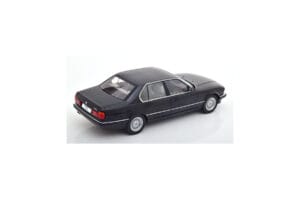 BMW 750i E32 Must MCG 1:18 MCG18162 Metall - pilt 2/3