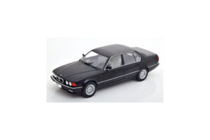 BMW 750i E32 Must MCG 1:18