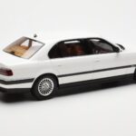 BMW 750iL E38 Asia Exclusive Valge Otto 1:18 - image 2 of 6