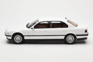 BMW 750iL E38 Asia Exclusive Valge Otto 1:18 OT836 Vaik - pilt 3/6