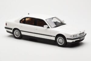 BMW 750iL E38 Asia Exclusive Valge Otto 1:18 OT836 Vaik - pilt 4/6