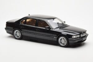 BMW 750iL E38 Must Otto 1:18 OT609 Vaik - pilt 4/6