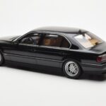 BMW 750iL E38 Must Otto 1:18 - image 5 of 6
