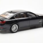 BMW 750Li F02 Facelift Carbon Must Kyosho 1:18 - image 3 of 8