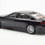 BMW 750Li F02 Facelift Carbon Must Kyosho 1:18 - image 7 of 8