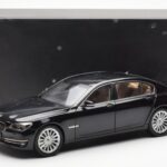 BMW 750Li F02 Facelift Carbon Must Kyosho 1:18 - image 8 of 8