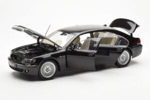 BMW 760Li E66 Must Kyosho 1:18 08572BK Metall - pilt 2/9