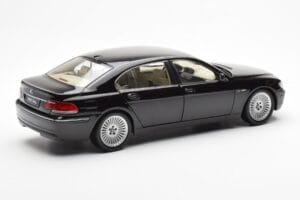 BMW 760Li E66 Must Kyosho 1:18 08572BK Metall - pilt 3/9