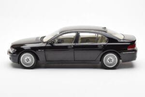 BMW 760Li E66 Must Kyosho 1:18 08572BK Metall - pilt 4/9