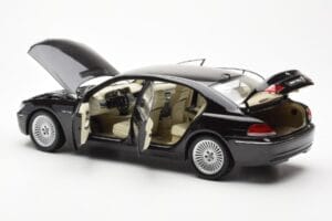BMW 760Li E66 Must Kyosho 1:18 08572BK Metall - pilt 5/9