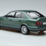 BMW Alpina B10 4.6 E34 Roheline MCG 1:18 MCG18229 Metall - image 5 of 6