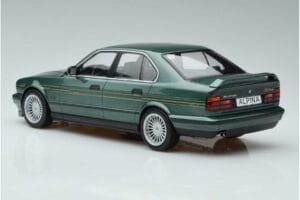BMW Alpina B10 4.6 E34 Roheline MCG 1:18 MCG18229 Metall - pilt 5/6