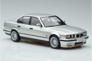 BMW Alpina B10 4.6 E34 Hõbedane MCG 1:18 MCG18231 Metall - pilt 4/5