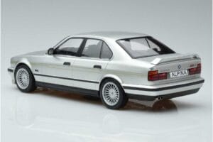 BMW Alpina B10 4.6 E34 Hõbedane MCG 1:18 MCG18231 Metall - pilt 5/5