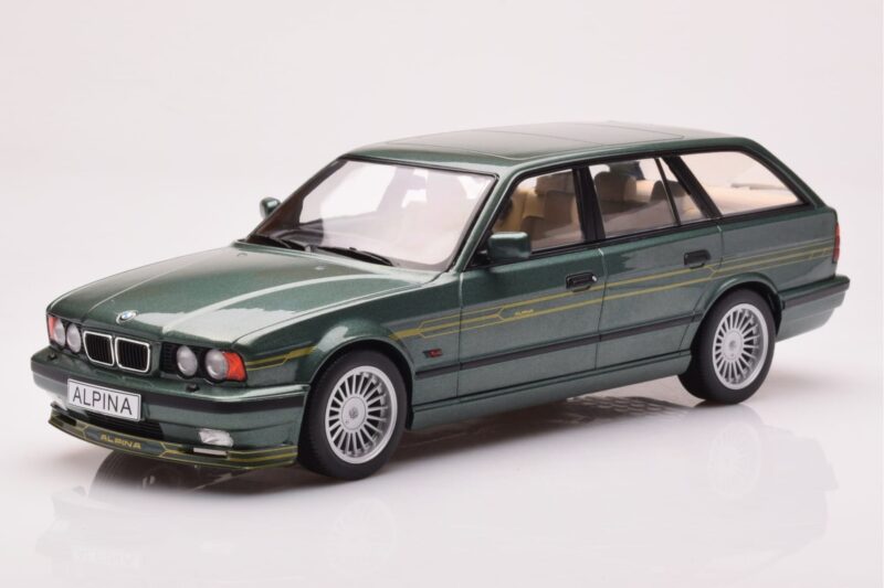 BMW Alpina B10 E34 Touring Tumerohelised MCG 1:18 MCG18331 Metall