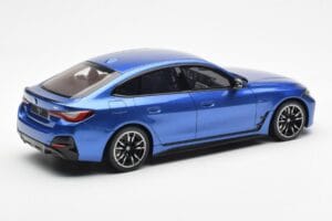 BMW i4 M50 G26 Sinine Otto 1:18 OT453 Vaik - pilt 2/6