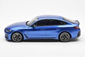 BMW i4 M50 G26 Sinine Otto 1:18 OT453 Vaik - pilt 3/6