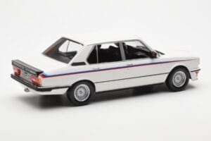 BMW M535i E12 Valge Norev 1:18 183265 Metall - pilt 2/5