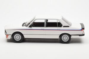 BMW M535i E12 Valge Norev 1:18 183265 Metall - pilt 3/5