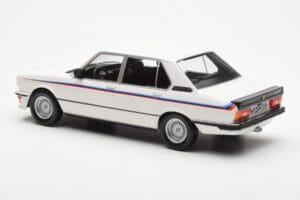 BMW M535i E12 Valge Norev 1:18 183265 Metall - pilt 4/5
