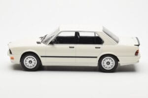 BMW M535i E28 Valge Norev 1:18 183260 Metall - pilt 3/6