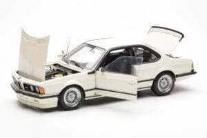 BMW M635 CSi E24 Valge Dealer Edition AUTOart 1:18 80430145829 Metall - pilt 2/8