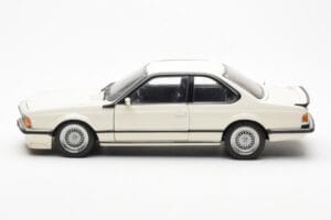 BMW M635 CSi E24 Valge Dealer Edition AUTOart 1:18 80430145829 Metall - pilt 4/8