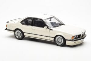 BMW M635 CSi E24 Valge Dealer Edition AUTOart 1:18 80430145829 Metall - pilt 6/8