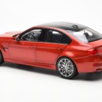 BMW M3 Competition F80 Sakhir Oranž Norev 1:18 - image 7 of 8
