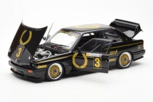 BMW M3 E30 #3 J. Richards Austrian Airlines ATCC 1987 AUTOart 1:18 88745 Metall - pilt 2/8