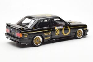 BMW M3 E30 #3 J. Richards Austrian Airlines ATCC 1987 AUTOart 1:18 88745 Metall - pilt 3/8