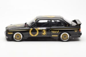 BMW M3 E30 #3 J. Richards Austrian Airlines ATCC 1987 AUTOart 1:18 88745 Metall - pilt 4/8