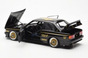 BMW M3 E30 #3 J. Richards Austrian Airlines ATCC 1987 AUTOart 1:18 88745 Metall - pilt 5/8