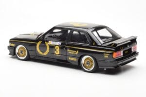 BMW M3 E30 #3 J. Richards Austrian Airlines ATCC 1987 AUTOart 1:18 88745 Metall - pilt 7/8