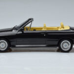 BMW M3 E30 Kabriolett Must Otto 1:18 - image 3 of 6