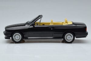 BMW M3 E30 Kabriolett Must Otto 1:18 OT1012 Vaik - pilt 3/6