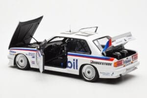 BMW M3 E30 #56 P. Brock / J. Richards Mobil Bathurst 1000 1988 AUTOart 1:18 88847 Metall - pilt 5/9