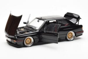 BMW M3 E30 Sport Evolution Must Custom Wheels AUTOart 1:18 70562 Metall - pilt 2/8